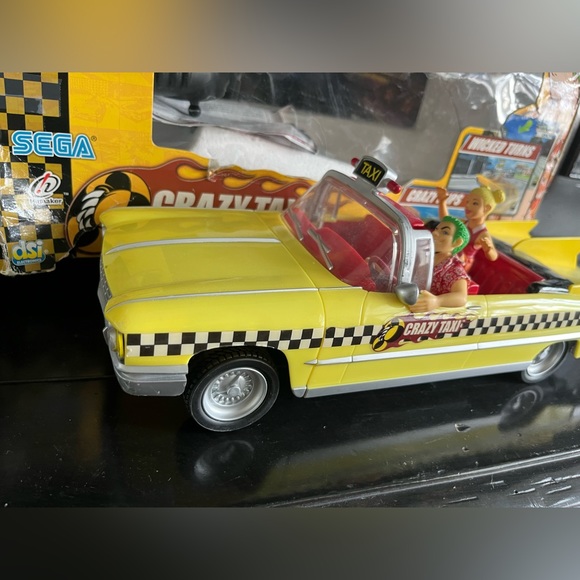 Vintage Crazy Taxi RC Toy - Picture 4 of 4